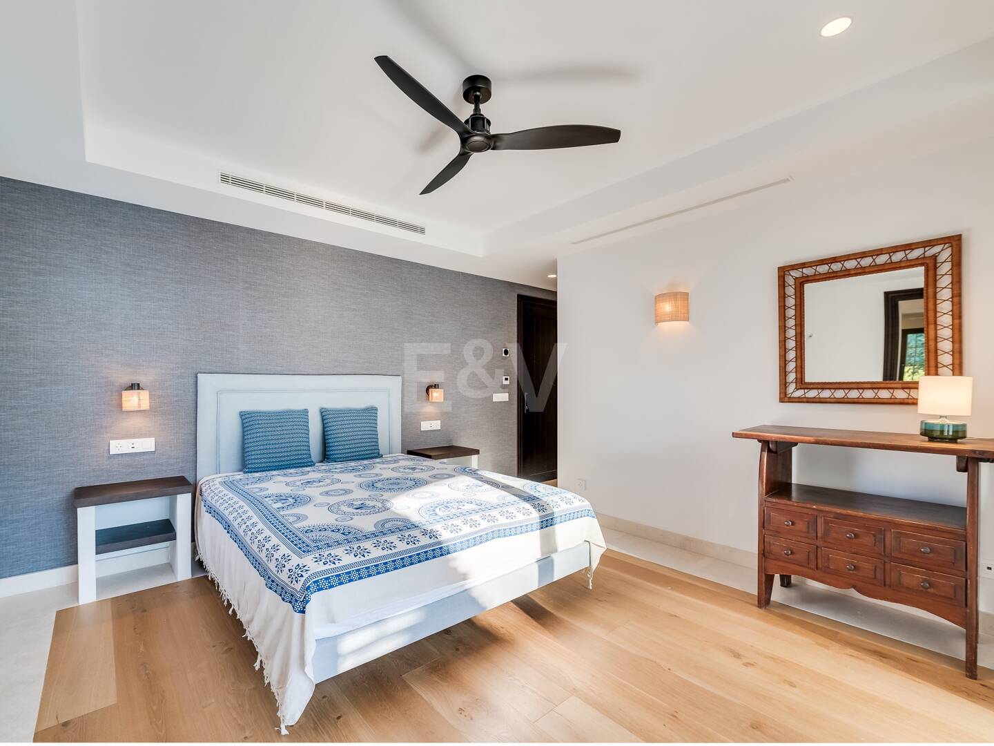 Magnífica villa estilo Boho a pocos pasos de la playa en la prestigiosa Guadalmina