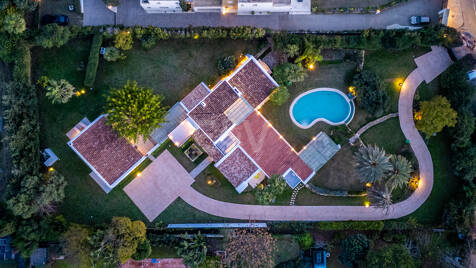 Magnífica villa estilo Cortijo Andaluz a pocos pasos de la playa en la prestigiosa Guadalmina.