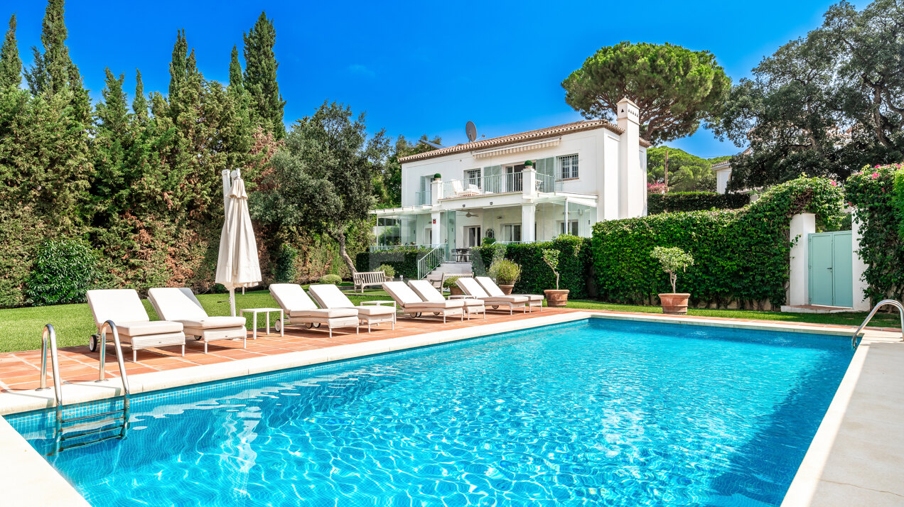 Charming 5 Bedroom Villa in Elviria, Marbella