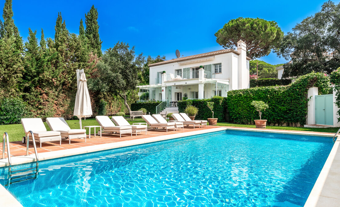 Charming 5 Bedroom Villa in Elviria, Marbella