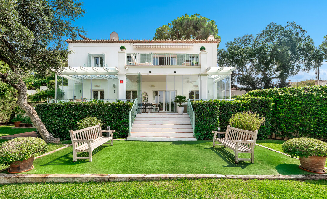 Charming 5 Bedroom Villa in Elviria, Marbella