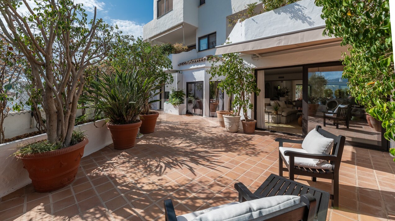 Spacious Apartment in Lomas de Marbella Club