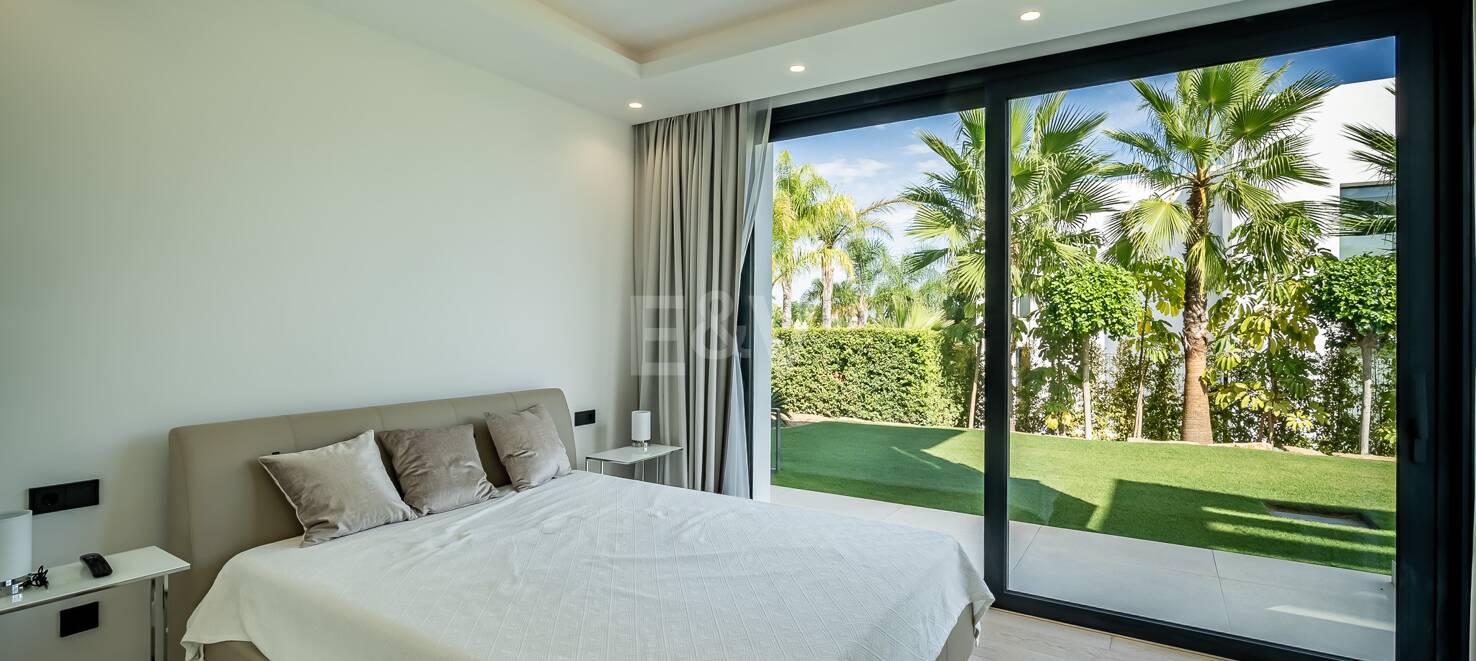 Villa moderne avec vue sur la mer à Los Flamingos Golf