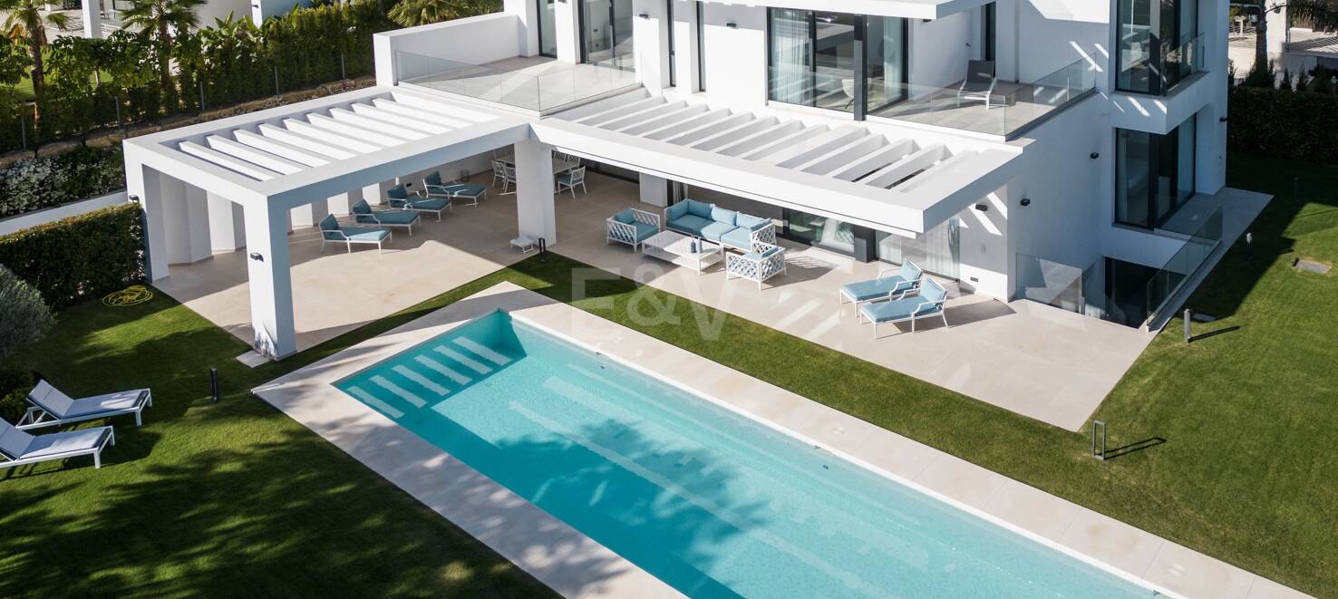 Villa moderne avec vue sur la mer à Los Flamingos Golf