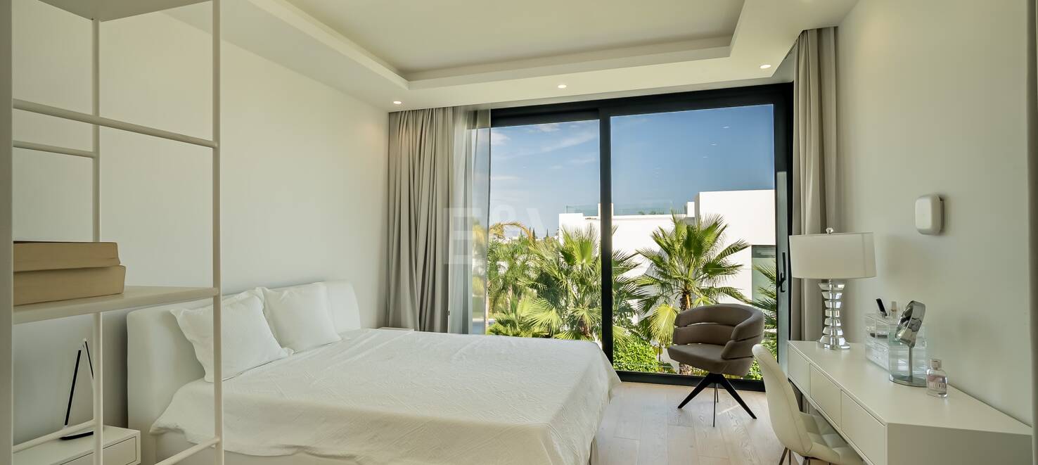 Villa moderne avec vue sur la mer à Los Flamingos Golf