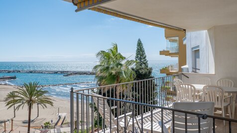 Beachfront Apartment with Sea Views and direct access to the Beach