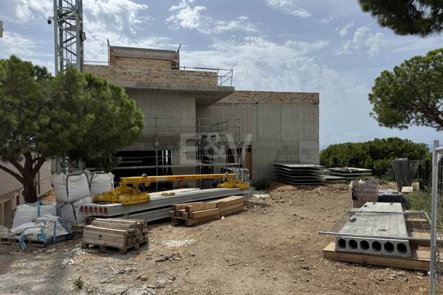 Frontline golf villa i Cabopino med hisnande panoramautsikt