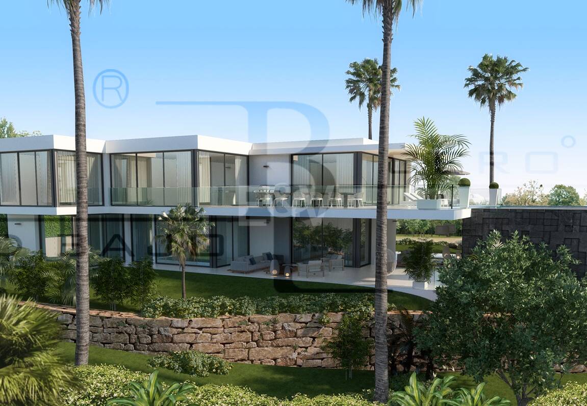 Frontline golf villa i Cabopino med hisnande panoramautsikt