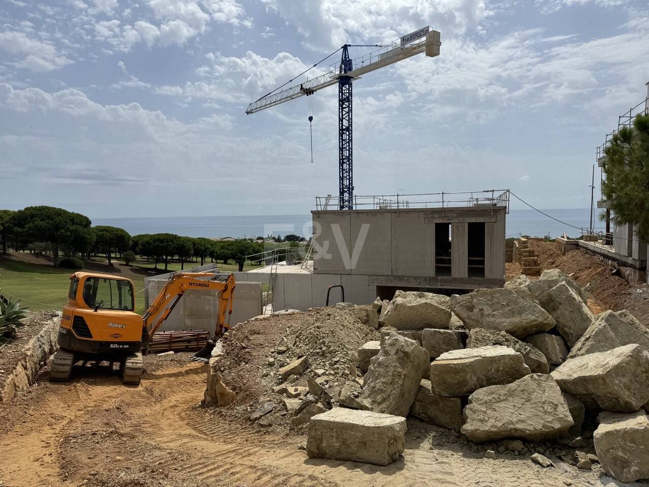 Frontline golf villa i Cabopino med hisnande panoramautsikt