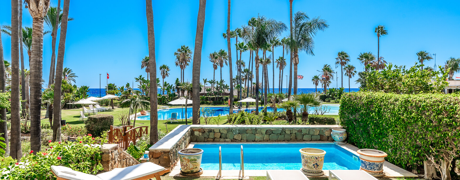 Strandnahes Apartment in Puerto Banus mit Privatem Pool und unglaublichem Meerblick