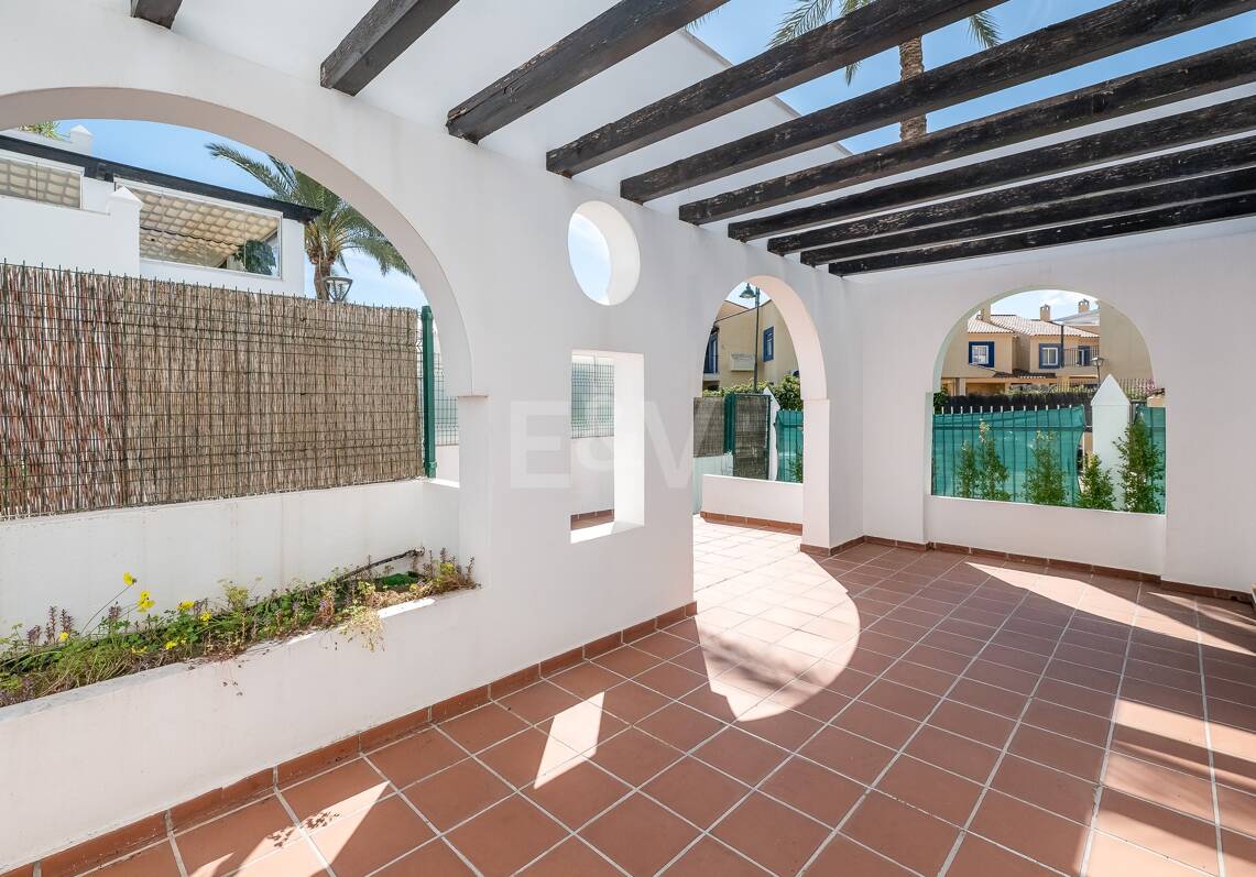 Wohnung mit großer Terrasse, Strandnah in Puerto Banus