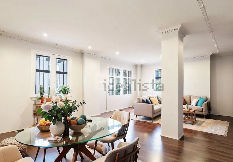 Lägenhet med stor terrass, steg från stranden och Puerto Banus