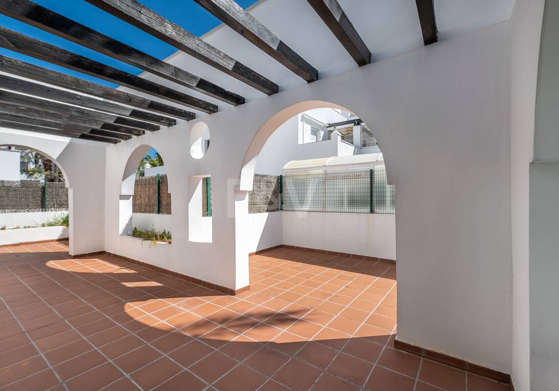 Wohnung mit großer Terrasse, Strandnah in Puerto Banus