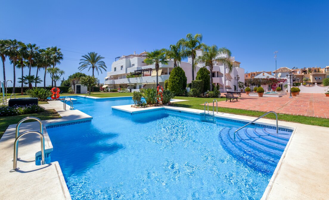 Ático dúplex con vistas al mar en Jardines de Sierra Blanca