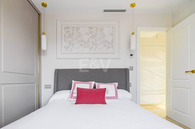 Completelty renovated penthouse in The Golden Mile Marbella