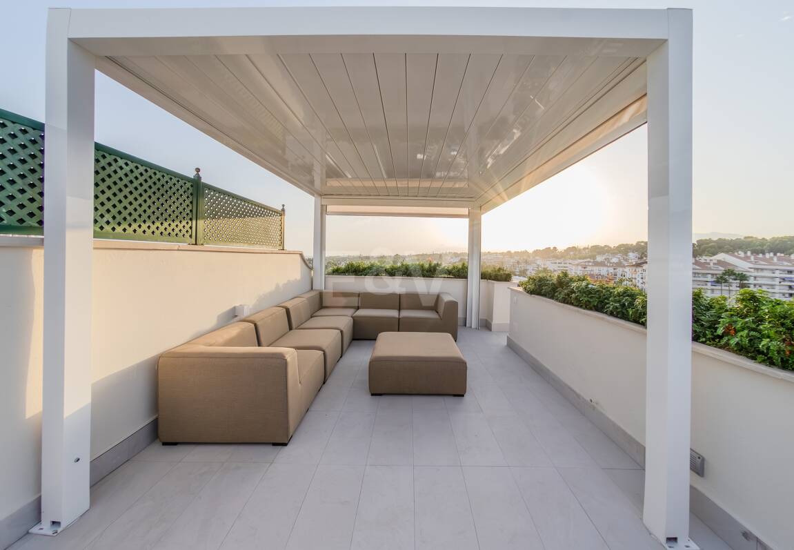 Completelty renovated penthouse in The Golden Mile Marbella