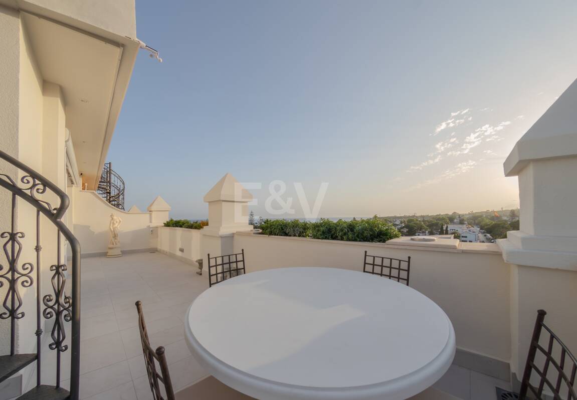 Completelty renovated penthouse in The Golden Mile Marbella