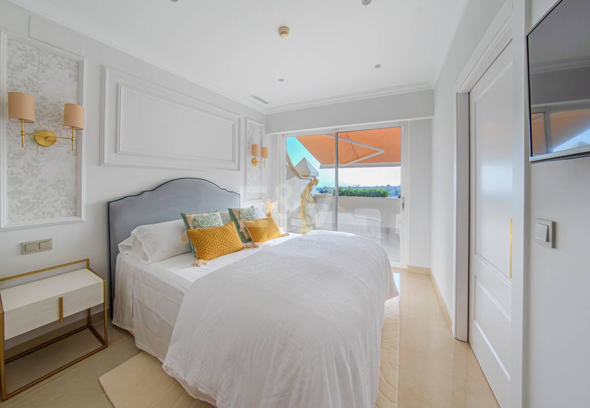 Completelty renovated penthouse in The Golden Mile Marbella