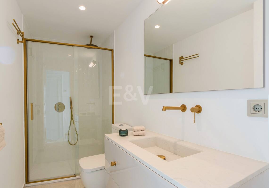 Apartament do wynajęcia w Beach Side Golden Mile, Marbella Golden Mile