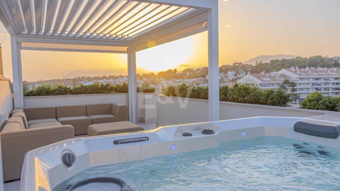 Penthouse entièrement rénové à The Golden Mile Marbella