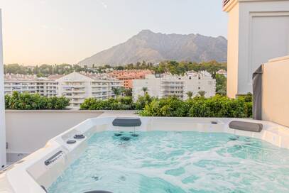 Completelty renovated penthouse in The Golden Mile Marbella