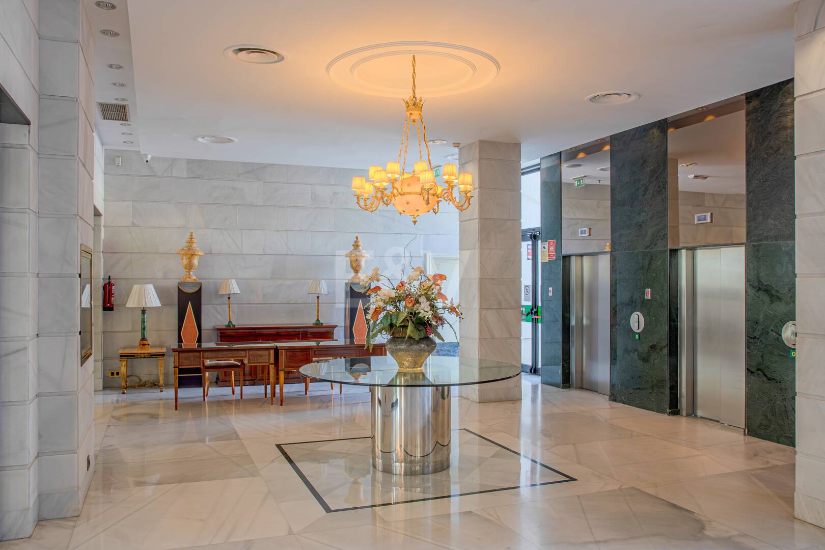 Completelty renovated penthouse in The Golden Mile Marbella