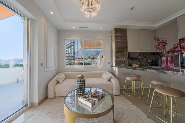 Completelty renovated penthouse in The Golden Mile Marbella