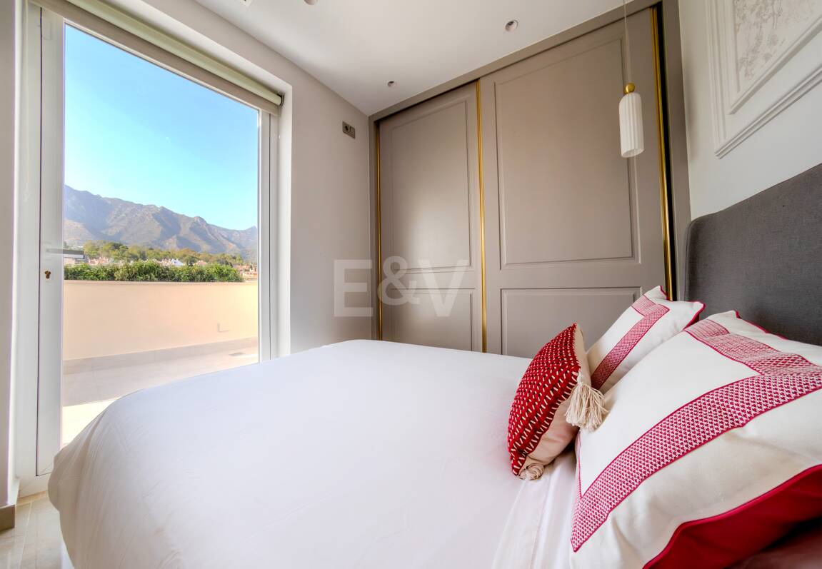Completelty renovated penthouse in The Golden Mile Marbella