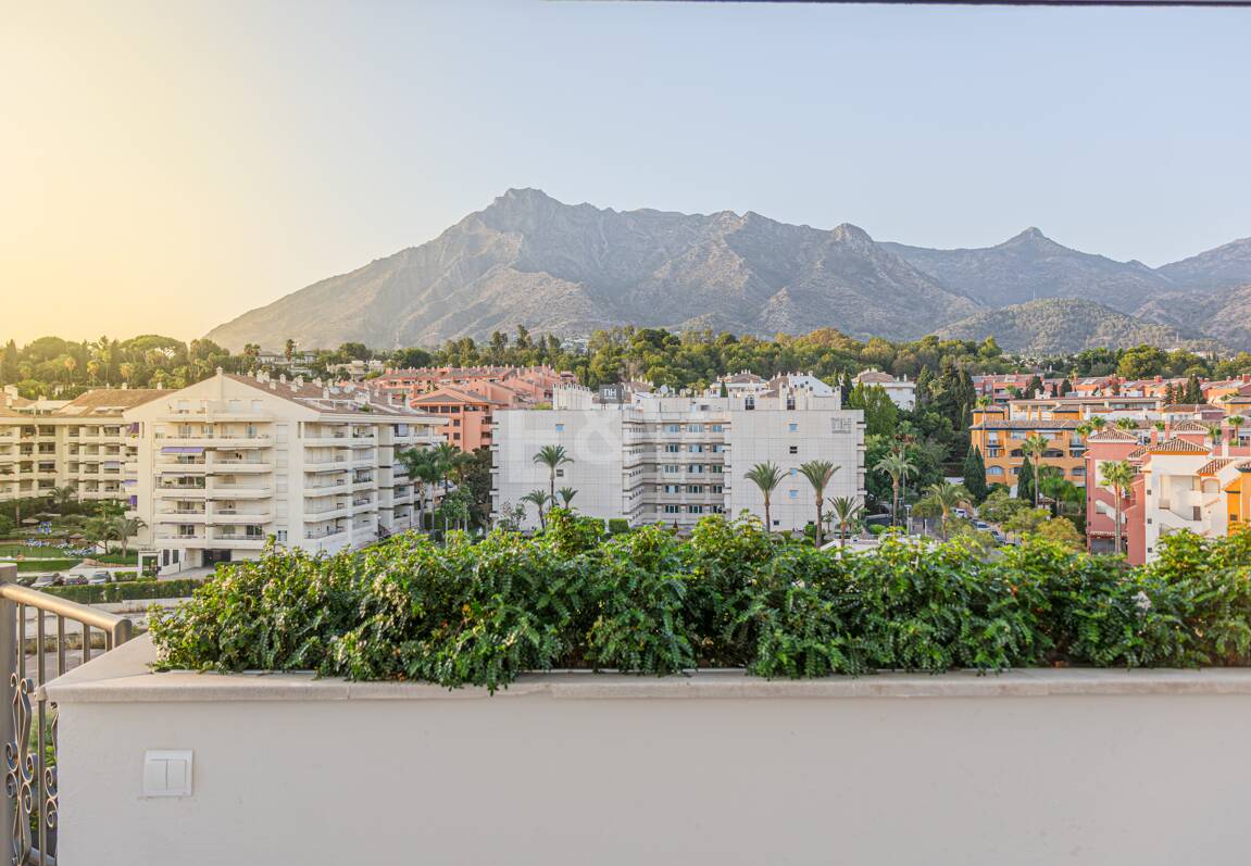 Completelty renovated penthouse in The Golden Mile Marbella