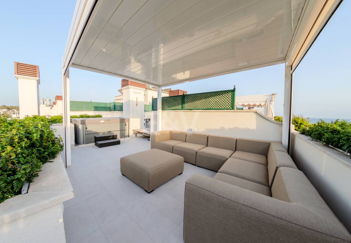 Completelty renovated penthouse in The Golden Mile Marbella