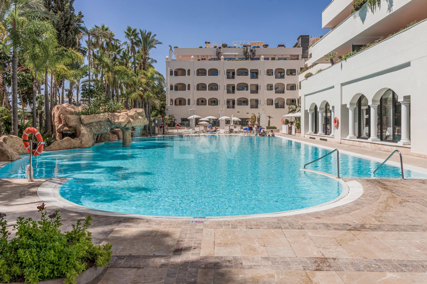 Completelty renovated penthouse in The Golden Mile Marbella