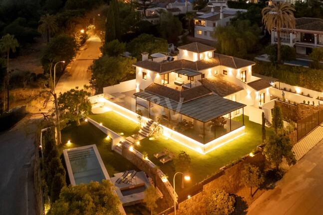 Style chic Boho de luxe Villa près de la plage sur le Golden Mile