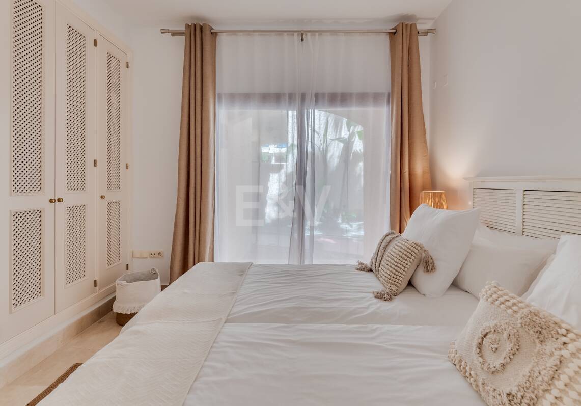 Erdgeschosswohnung in Erster Reihe am Strand von San Pedro