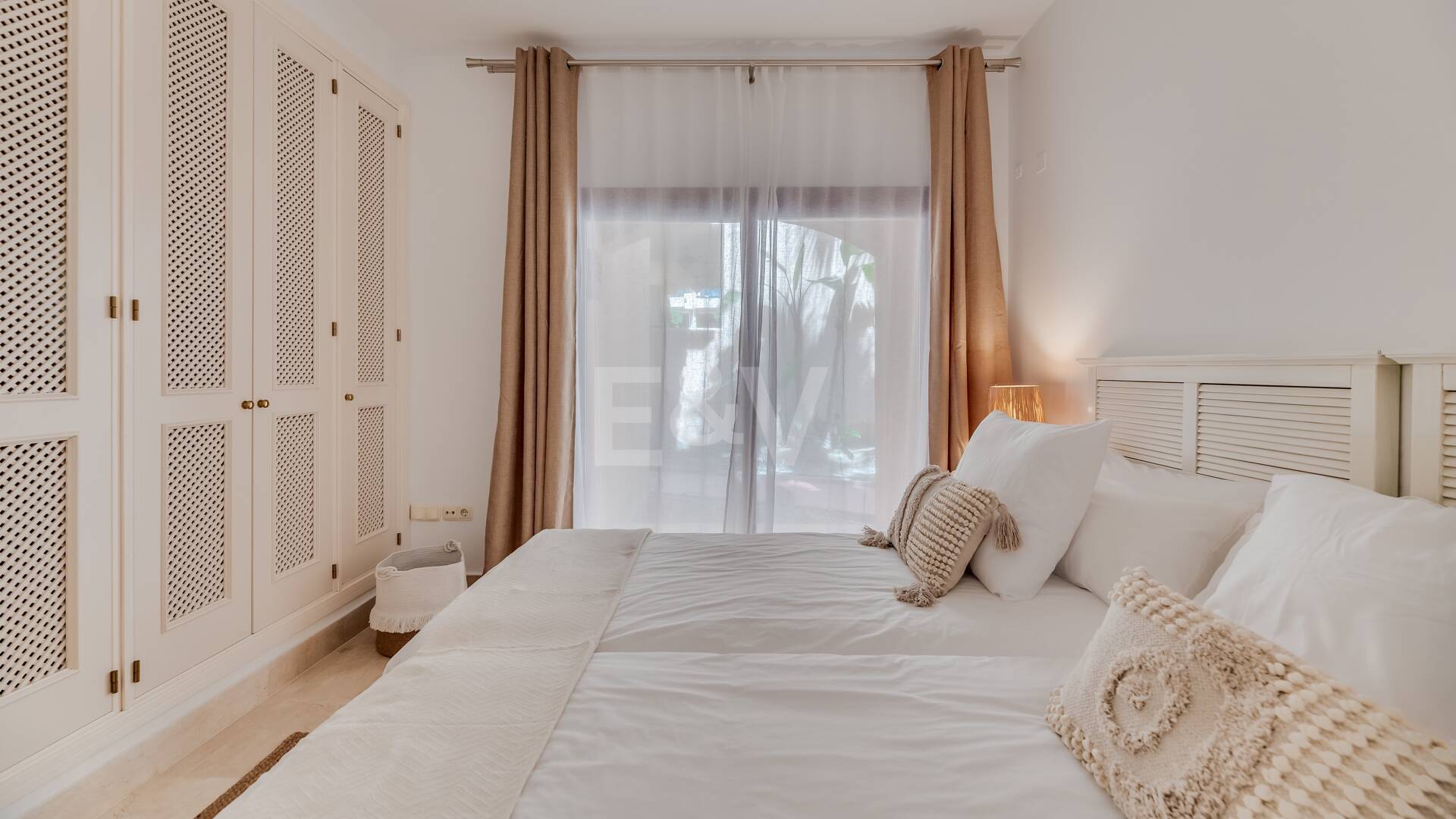 Erdgeschosswohnung in Erster Reihe am Strand von San Pedro