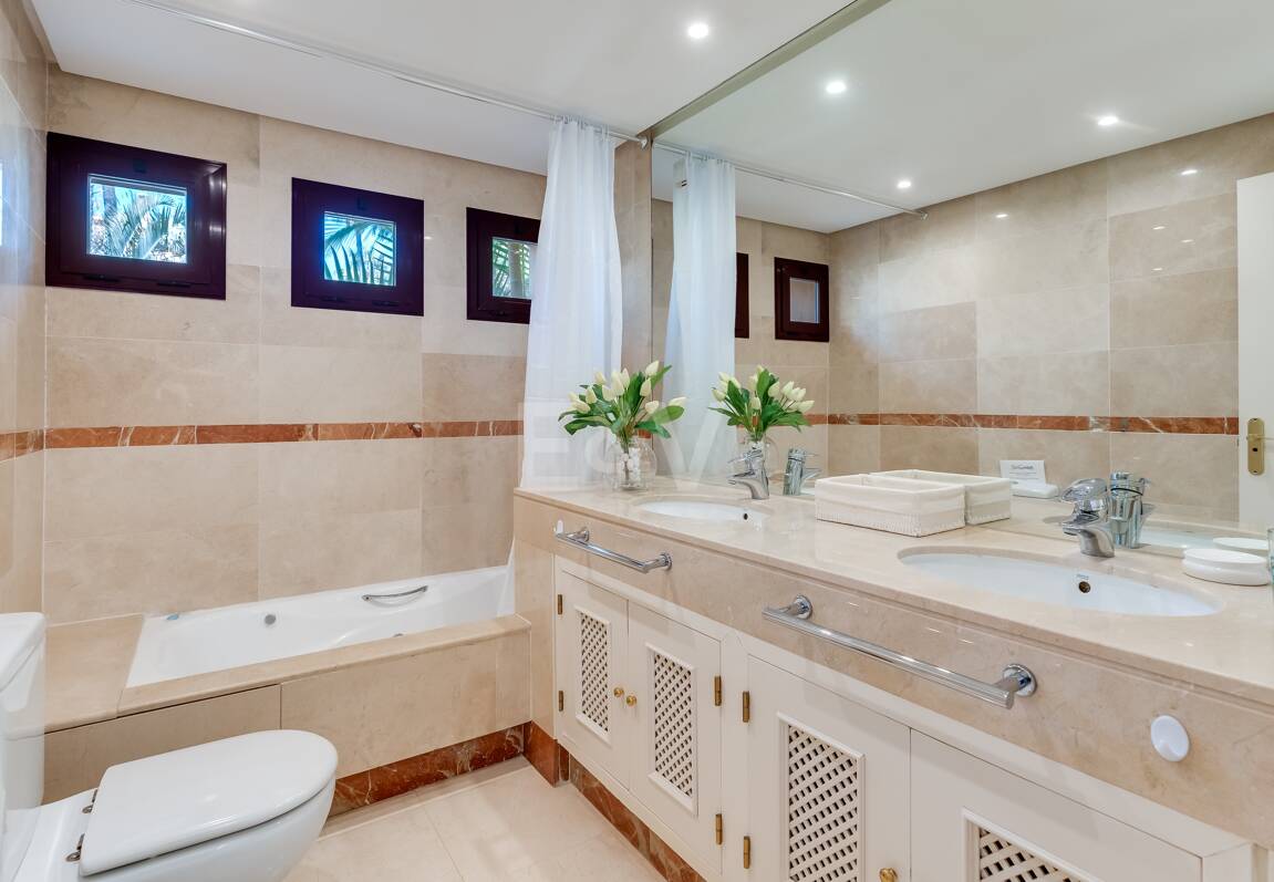 Erdgeschosswohnung in Erster Reihe am Strand von San Pedro