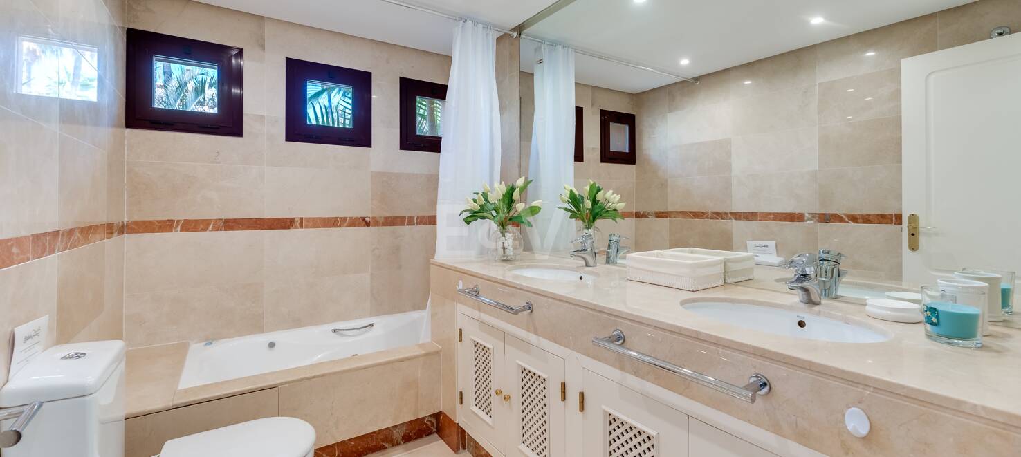 Apartamento en Planta Baja en Primera Línea de Playa en San Pedro