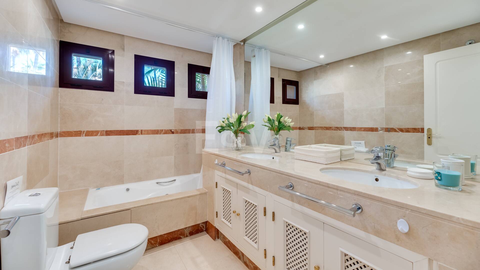 Erdgeschosswohnung in Erster Reihe am Strand von San Pedro