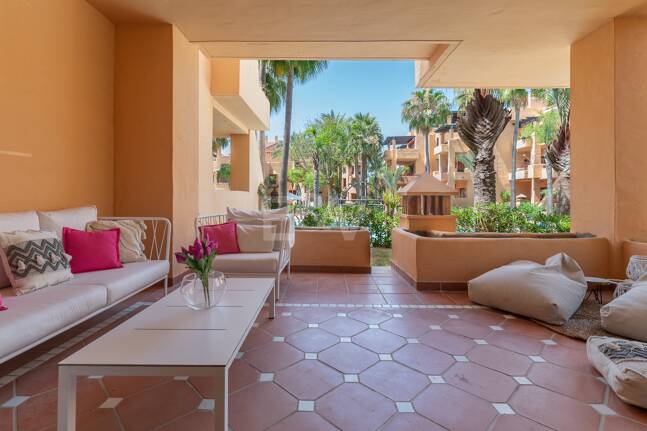 Erdgeschosswohnung in Erster Reihe am Strand von San Pedro