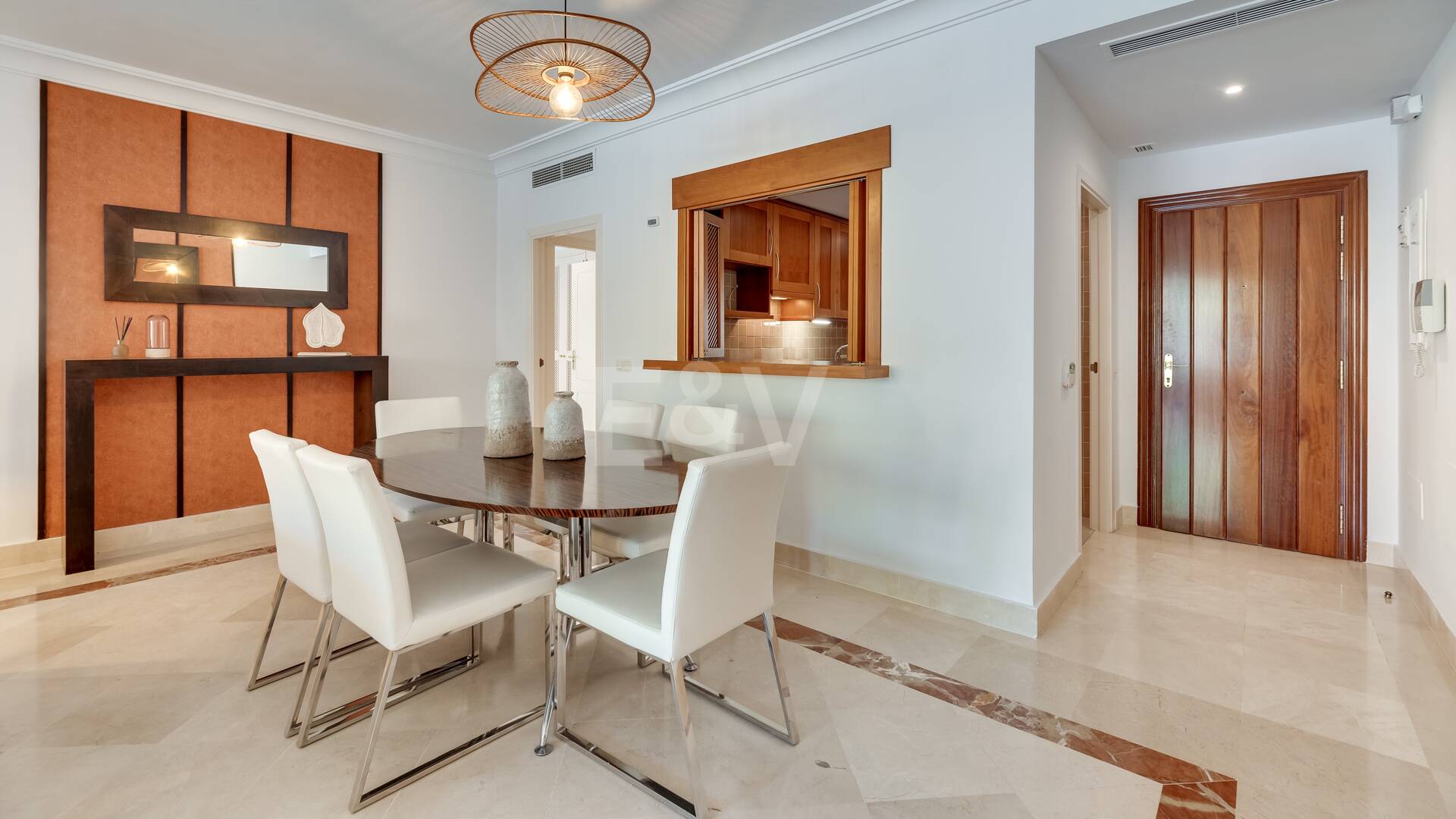 Erdgeschosswohnung in Erster Reihe am Strand von San Pedro