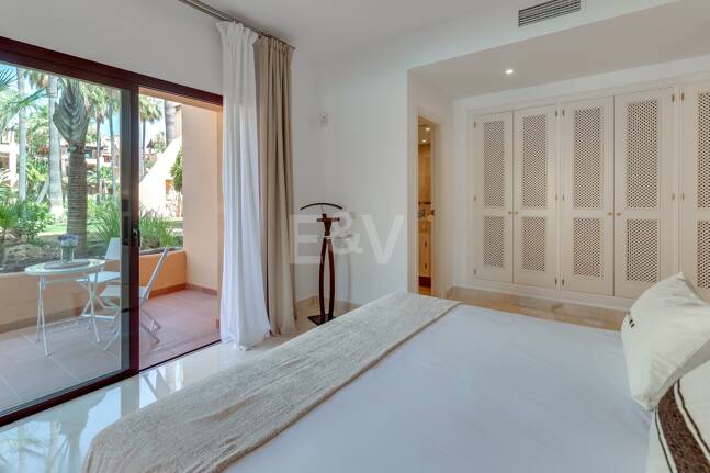 Erdgeschosswohnung in Erster Reihe am Strand von San Pedro