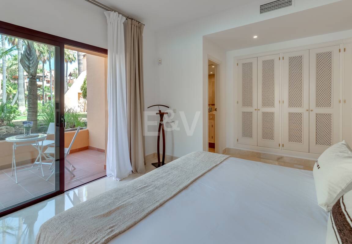 Erdgeschosswohnung in Erster Reihe am Strand von San Pedro