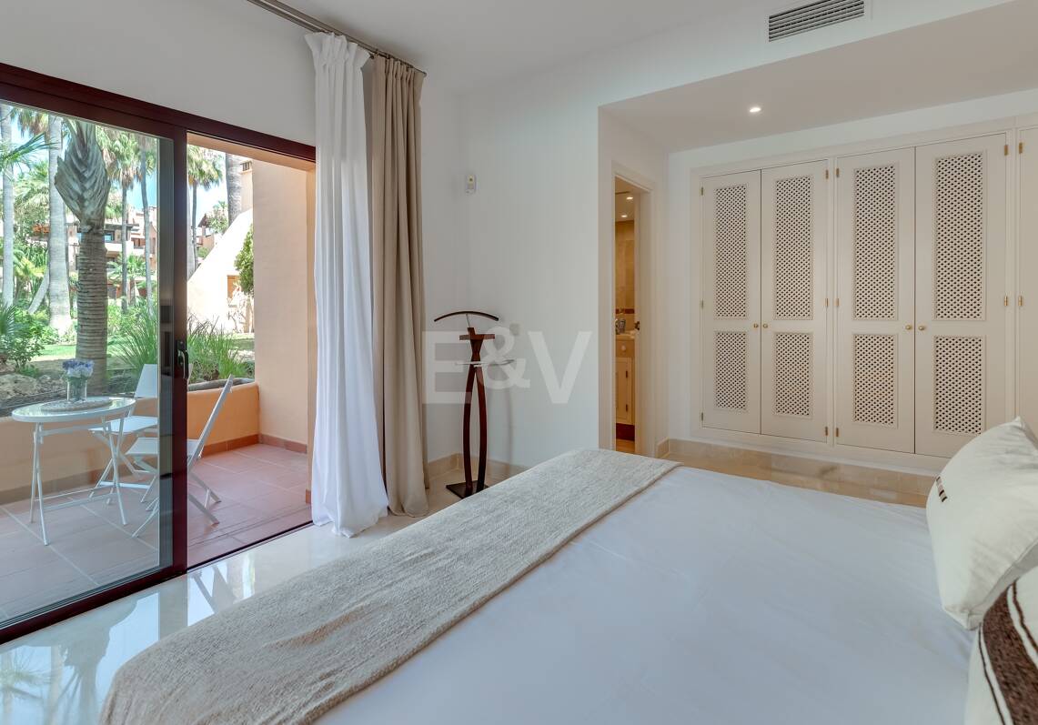 Erdgeschosswohnung in Erster Reihe am Strand von San Pedro