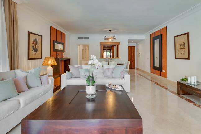 Erdgeschosswohnung in Erster Reihe am Strand von San Pedro