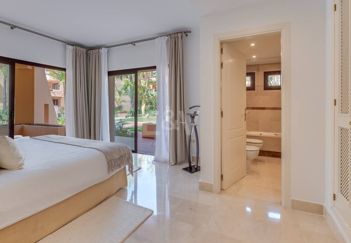 Erdgeschosswohnung in Erster Reihe am Strand von San Pedro