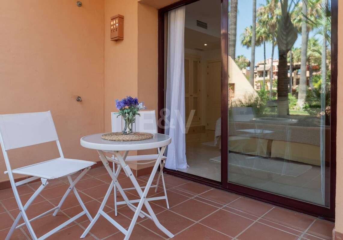 Erdgeschosswohnung in Erster Reihe am Strand von San Pedro