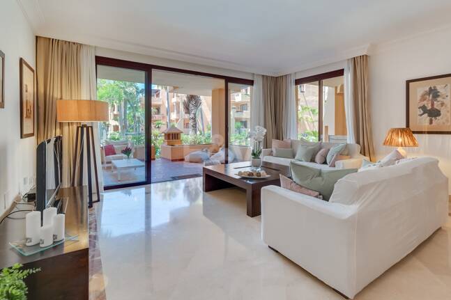 Erdgeschosswohnung in Erster Reihe am Strand von San Pedro