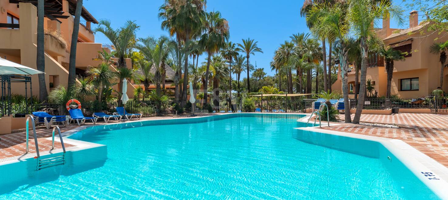 Apartamento en Planta Baja en Primera Línea de Playa en San Pedro
