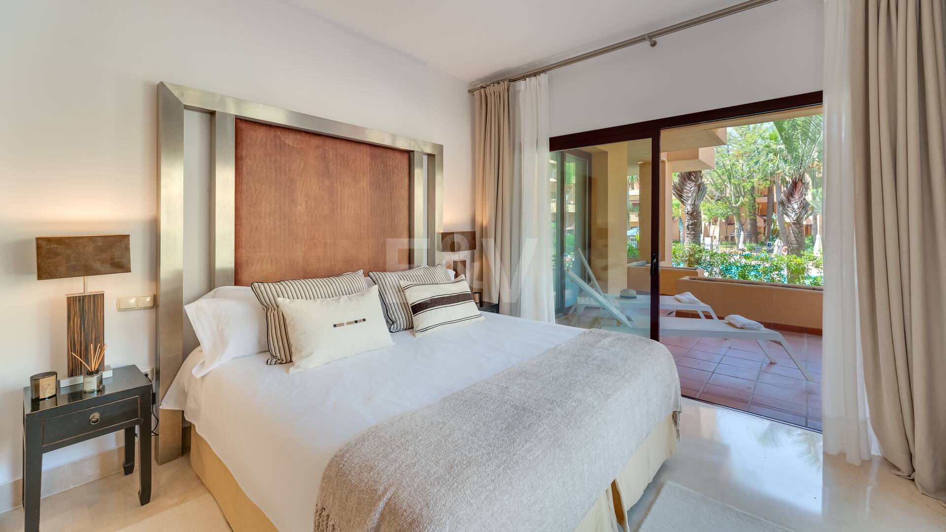 Erdgeschosswohnung in Erster Reihe am Strand von San Pedro