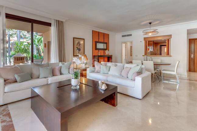 Erdgeschosswohnung in Erster Reihe am Strand von San Pedro