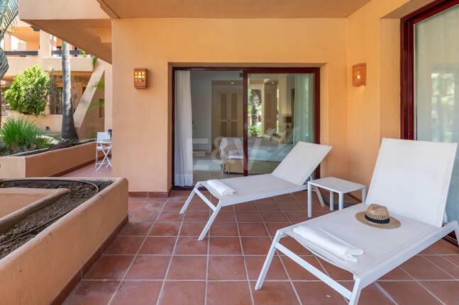 Erdgeschosswohnung in Erster Reihe am Strand von San Pedro